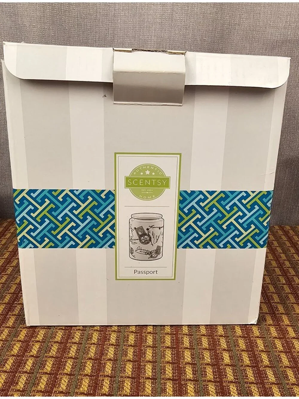 Scentsy Passport Wax Warmer & Base - Travel-Themed Design - New Open Box